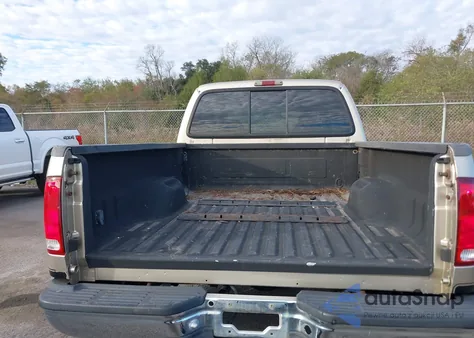 2000 Ford Super Duty F-250 Lariat/Xl/Xlt from USA, damaged, VIN 1FTNW20F4YEE30441